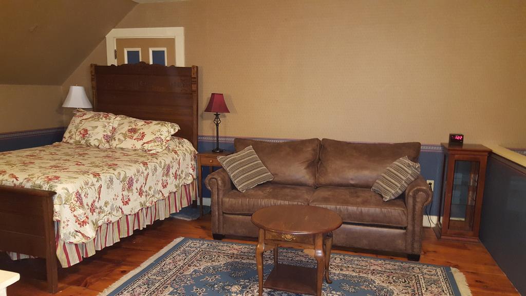 Holidae House Bed & Breakfast Бетел Экстерьер фото