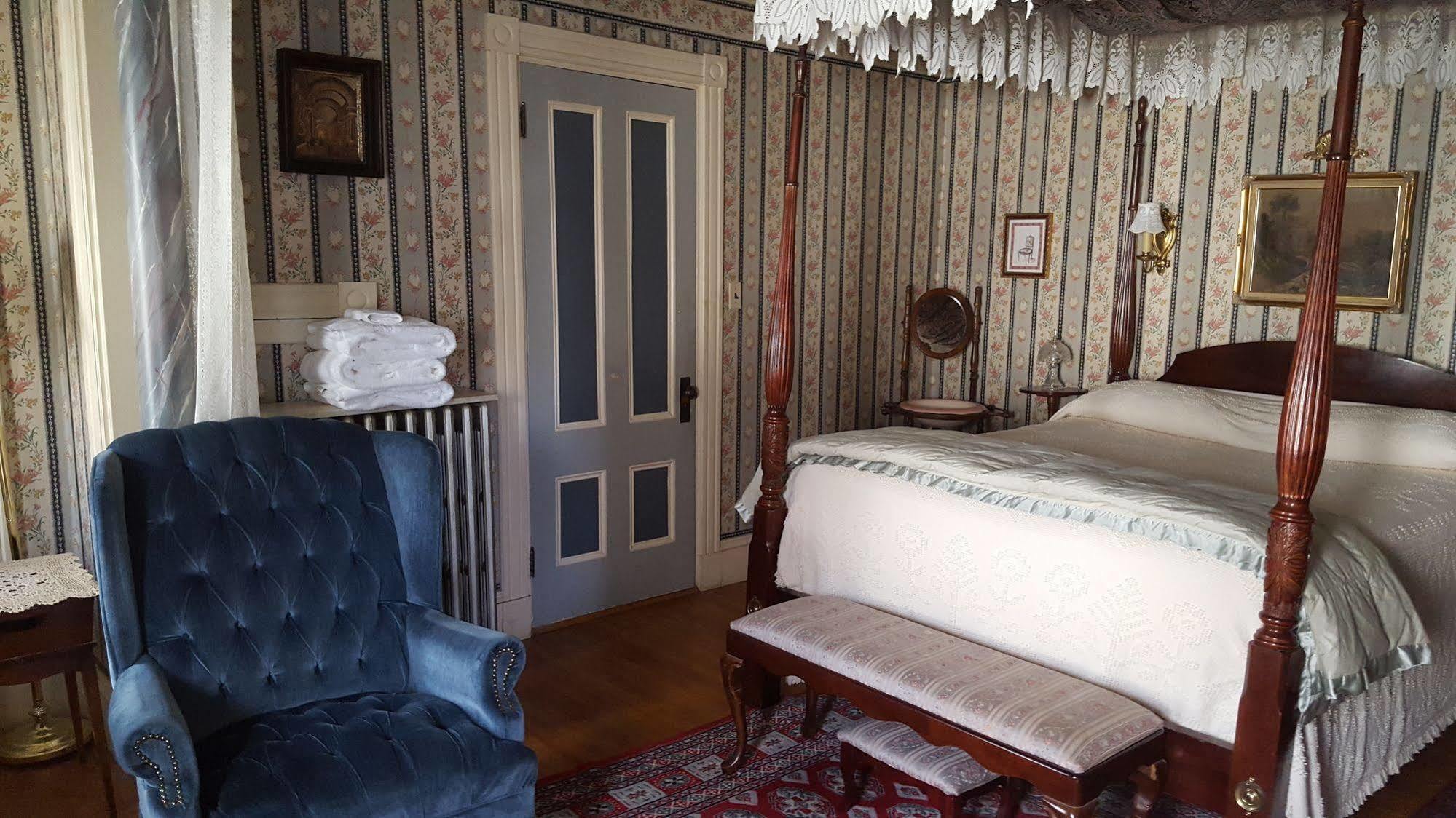 Holidae House Bed & Breakfast Бетел Экстерьер фото