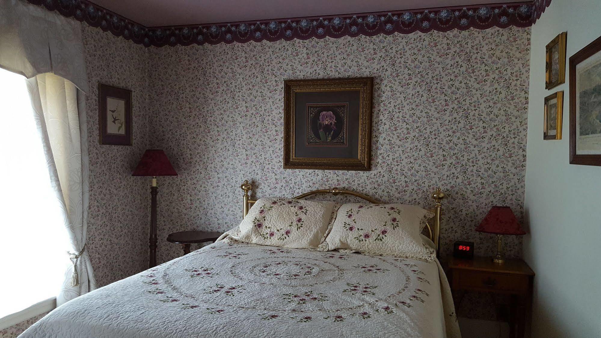 Holidae House Bed & Breakfast Бетел Экстерьер фото