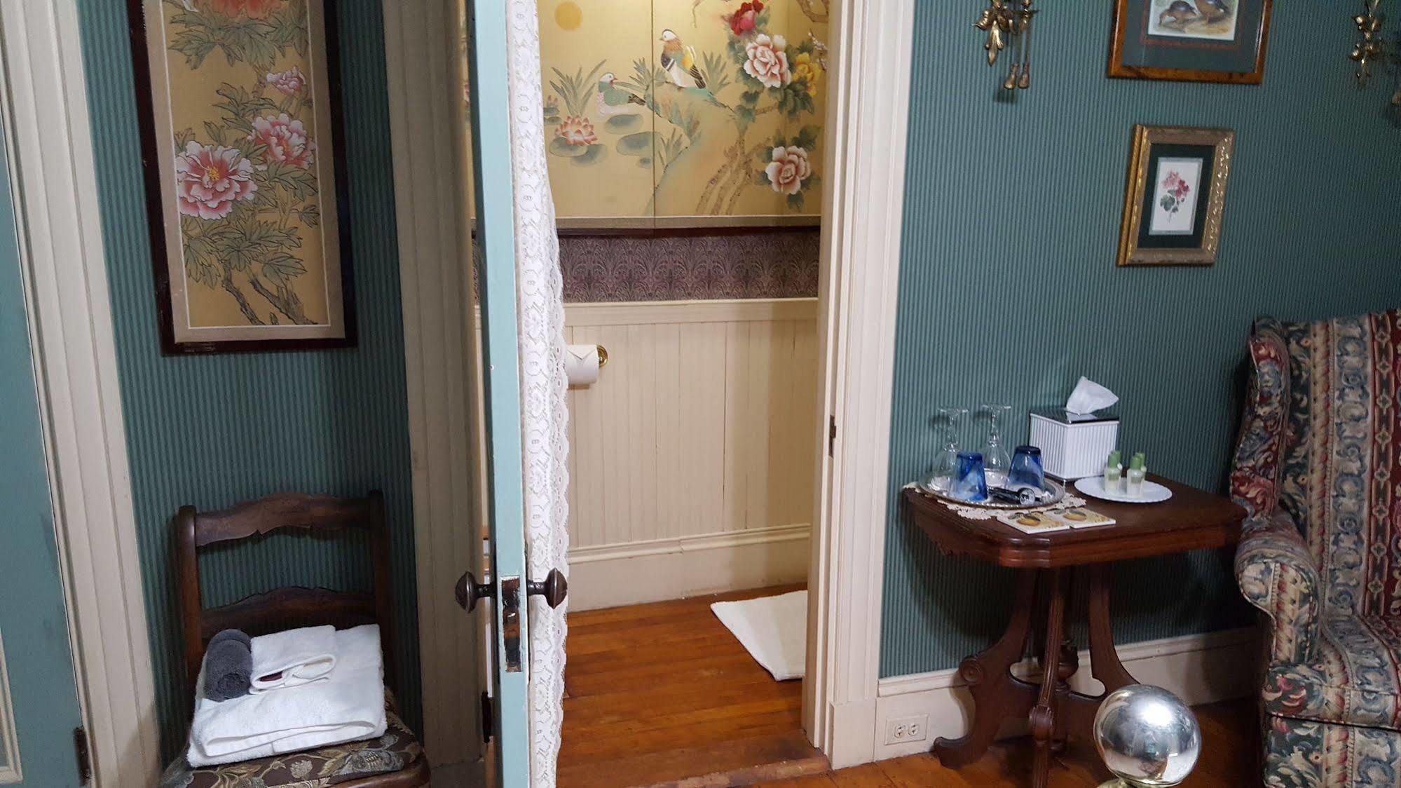Holidae House Bed & Breakfast Бетел Экстерьер фото