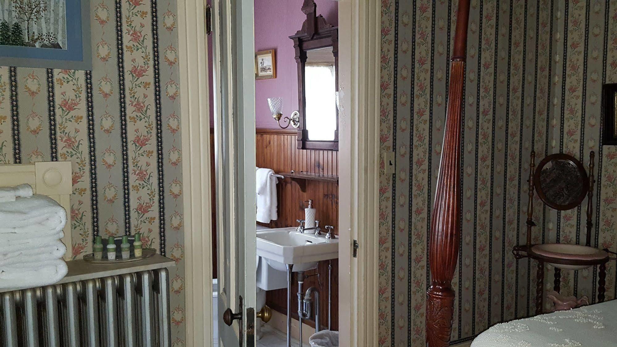 Holidae House Bed & Breakfast Бетел Экстерьер фото