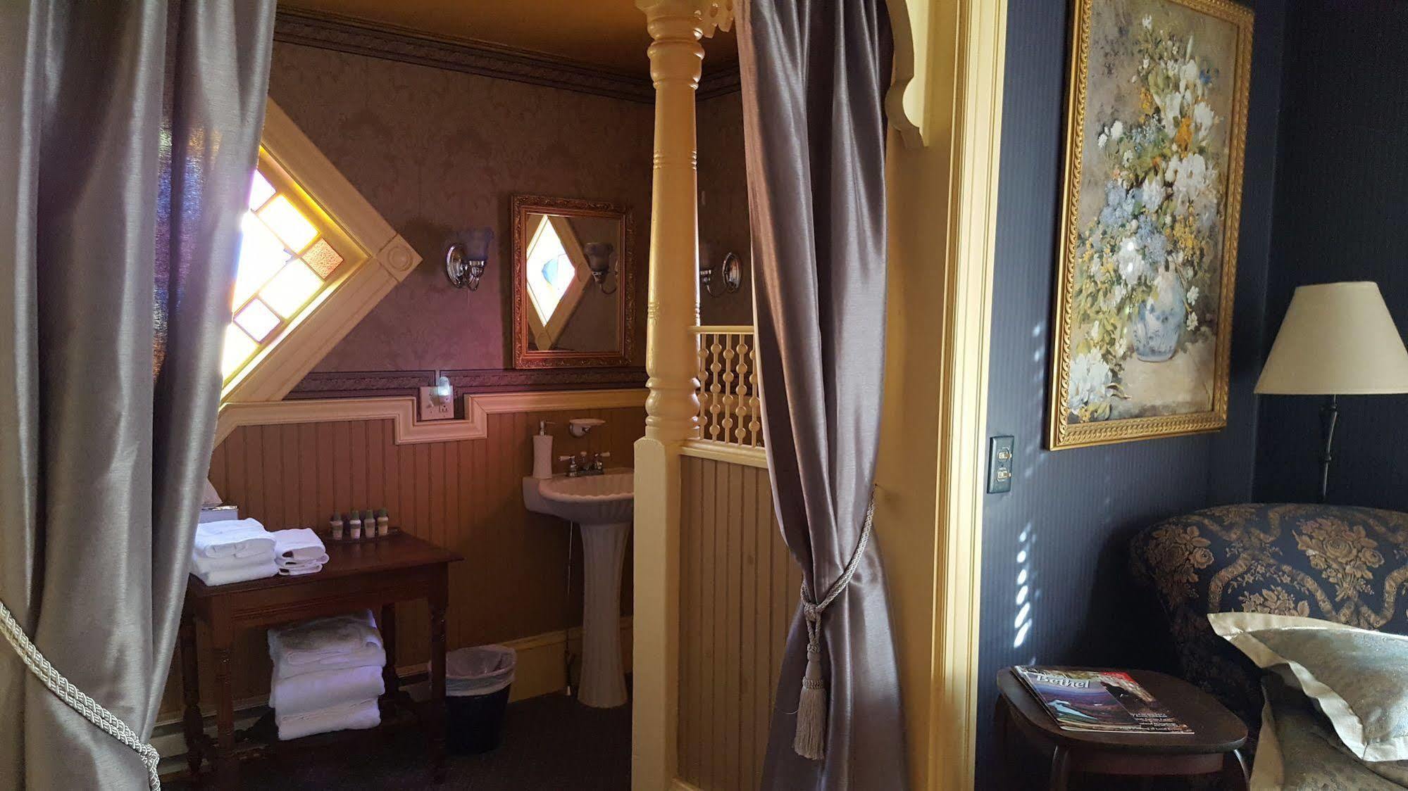 Holidae House Bed & Breakfast Бетел Экстерьер фото