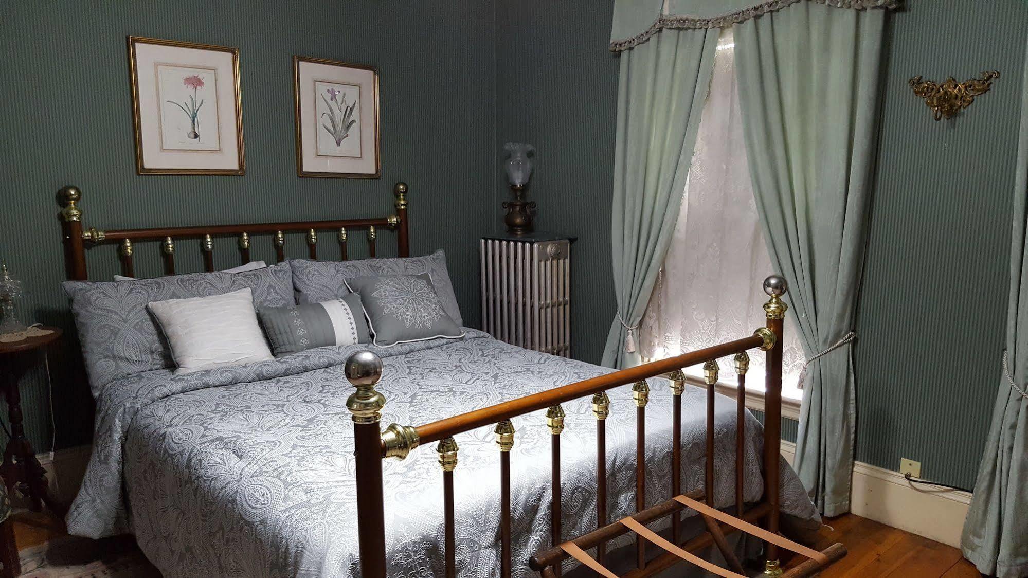 Holidae House Bed & Breakfast Бетел Экстерьер фото