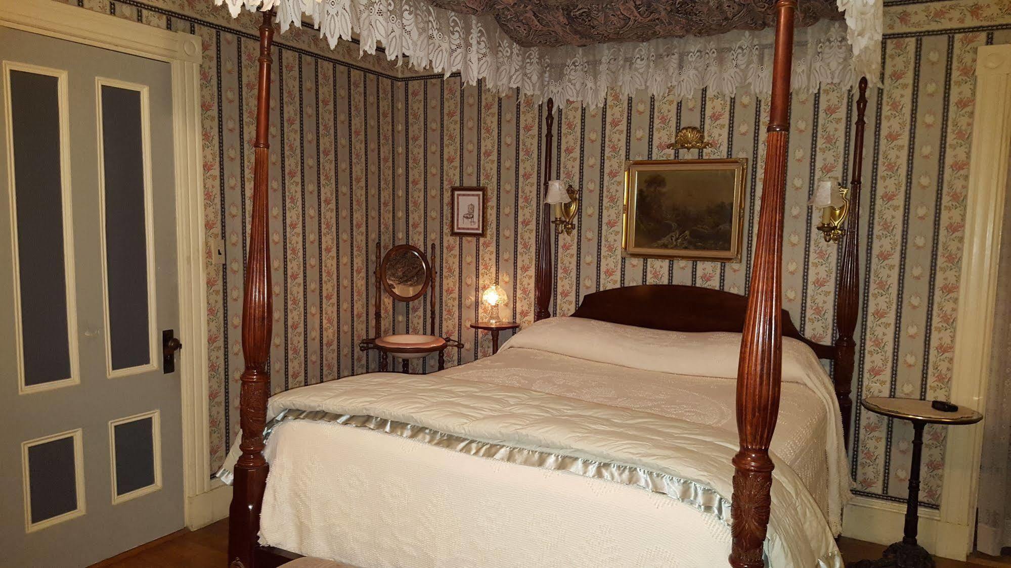Holidae House Bed & Breakfast Бетел Экстерьер фото