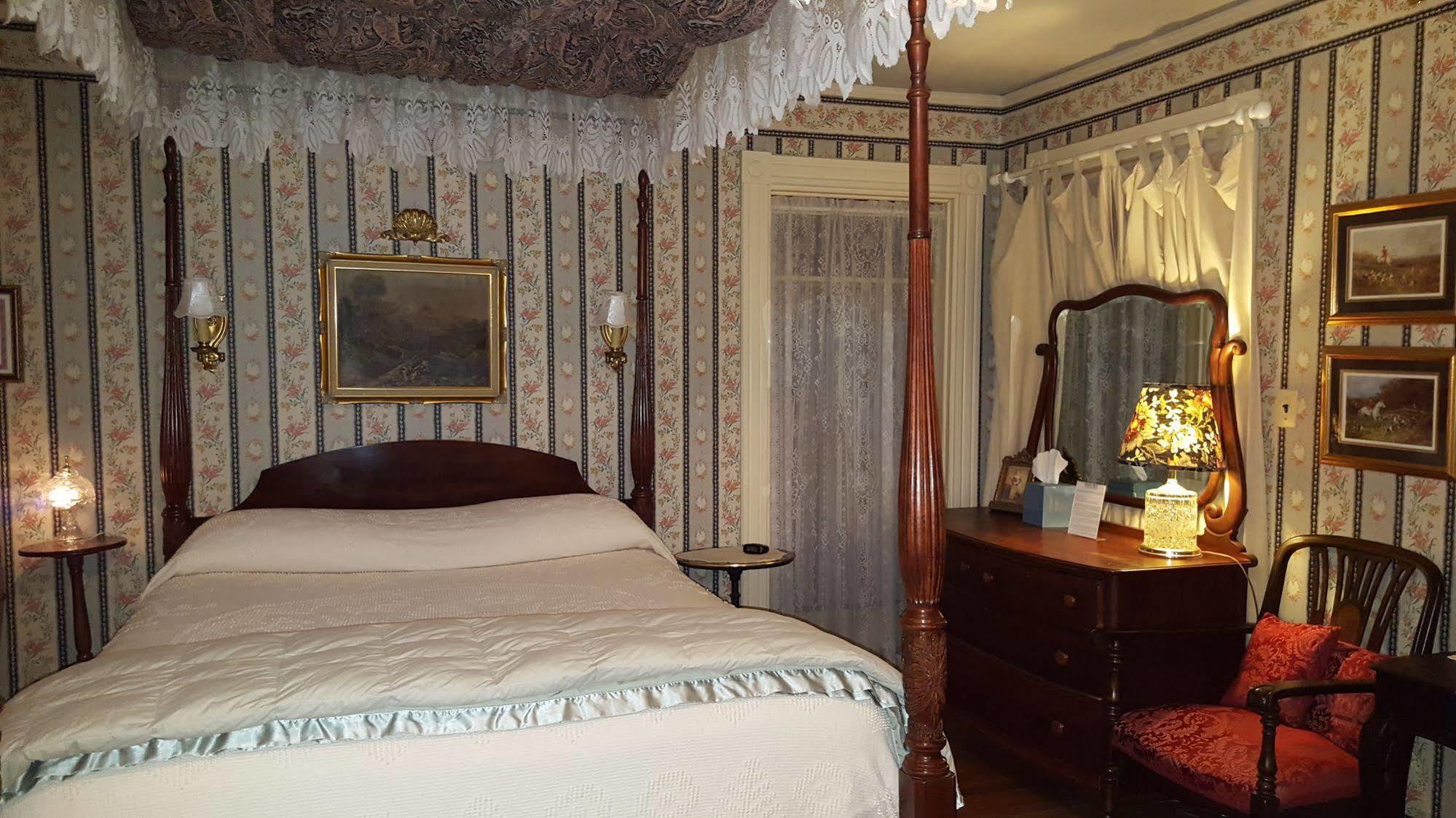 Holidae House Bed & Breakfast Бетел Экстерьер фото