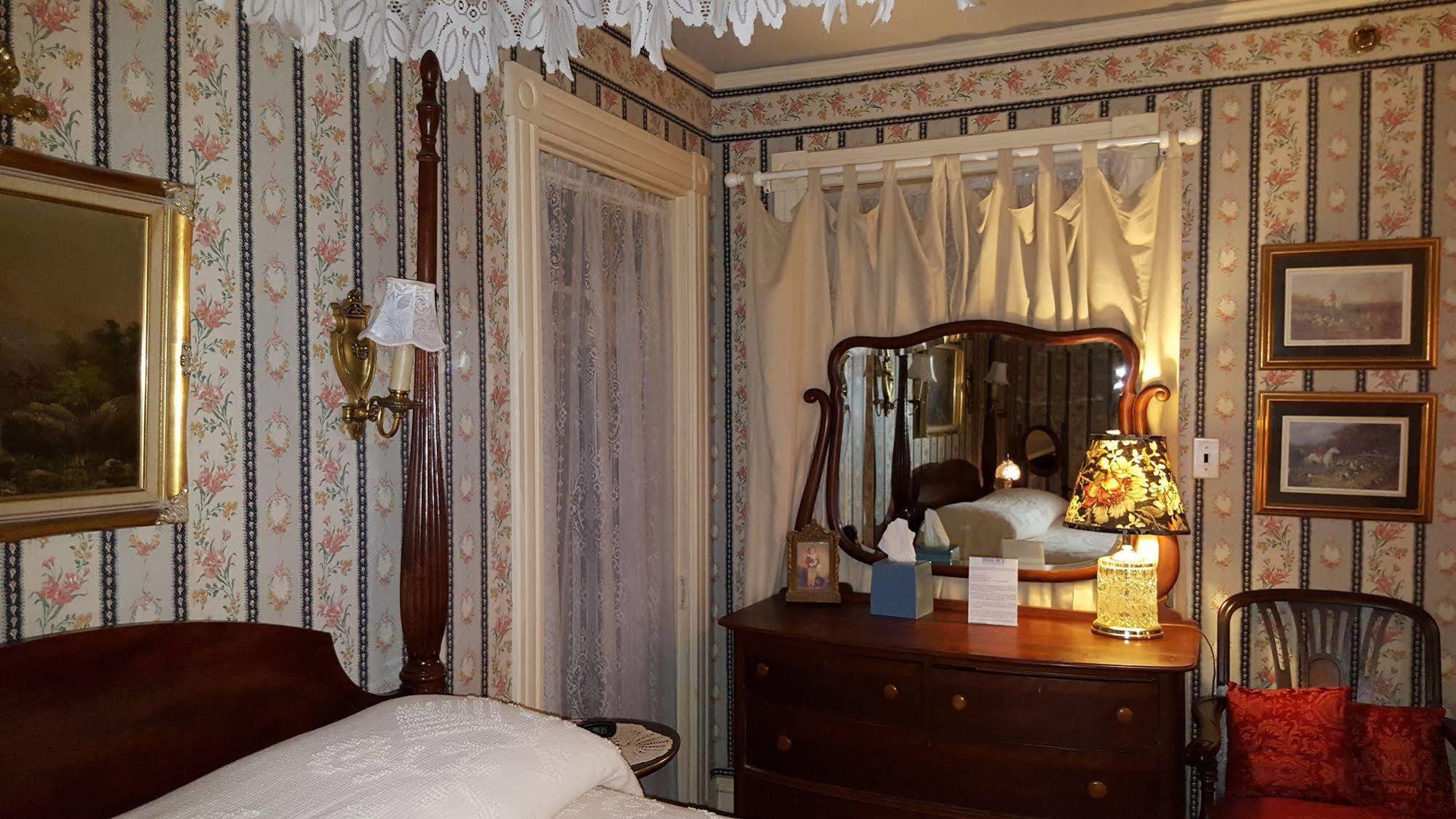 Holidae House Bed & Breakfast Бетел Экстерьер фото
